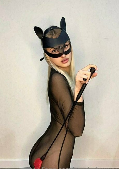 sandrafoxxxy onlyfans model