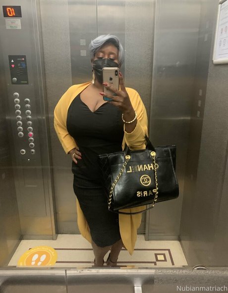 madam___caramel porn onlyfans