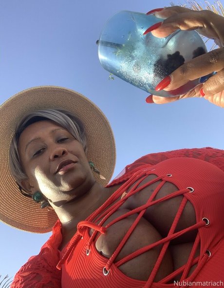 madam___caramel onlyfans naked leaks