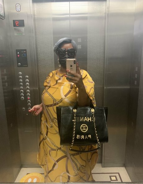 madam___caramel onlyfans leak free