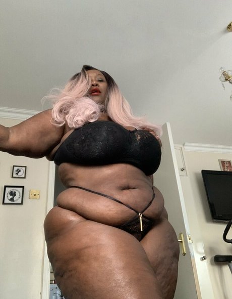 madam___caramel porn onlyfans