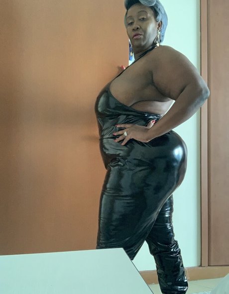 madam___caramel onlyfans sex leaks