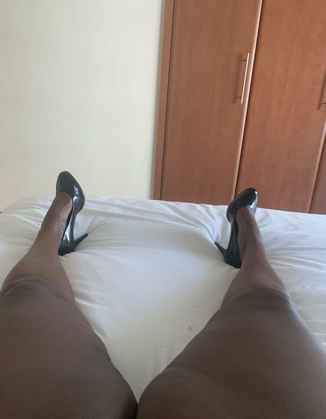madam___caramel onlyfans leaks