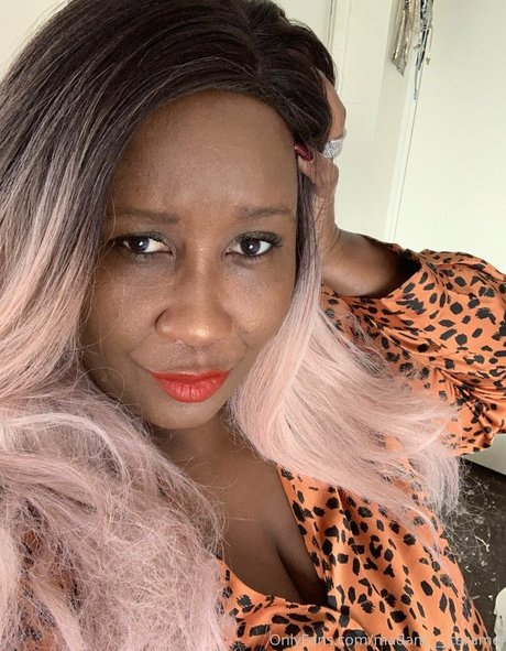 madam___caramel only fans leaks