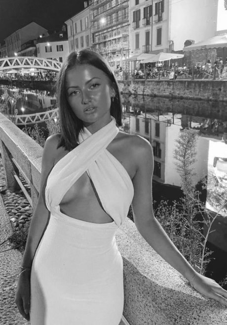 Agathe Bailleul onlyfans leaks xxx