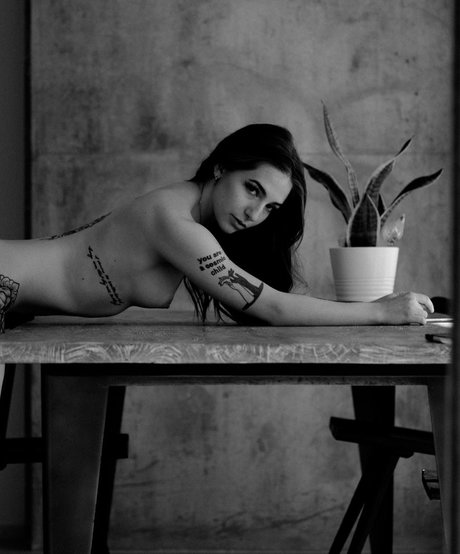 ravengoeswild onlyfans de