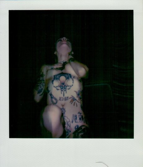 Little Spittle onlyfans strip tease