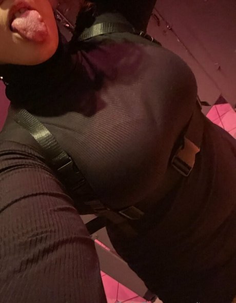 taerap onlyfans topless