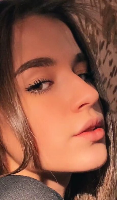 Anny myrrr_ onlyfans star