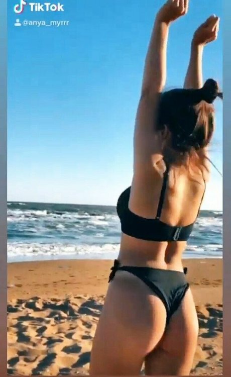 Anny myrrr_ onlyfans free