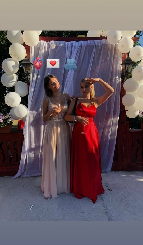 Elly Anne onlyfans strip tease