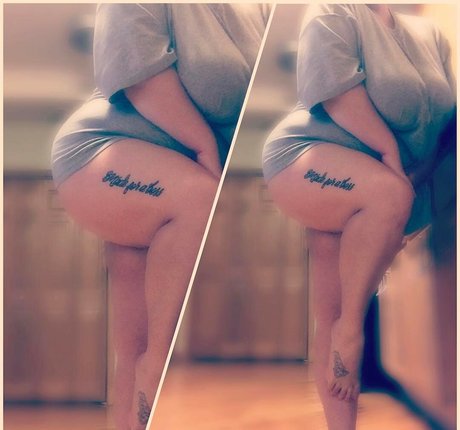 Vickii Swanson onlyfans nide