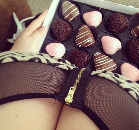 Vickii Swanson onlyfans model