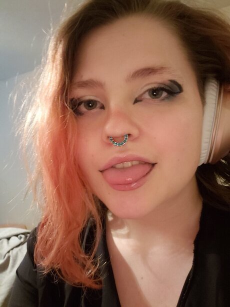 EnbyBunny onlyfans sextape leak