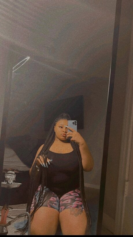 Yazmyn Love onlyfans leakd