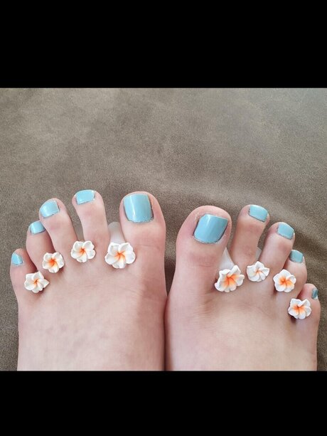 Sweetie Feet onlyfans model