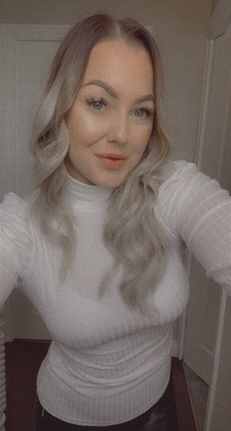 NicholaXOX onlyfans pictures