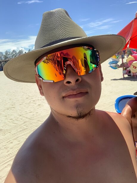 Daniel Bustos onlyfans striptease