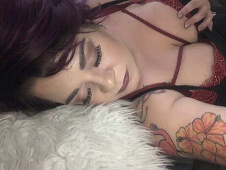 Lady luscious 38G  photos