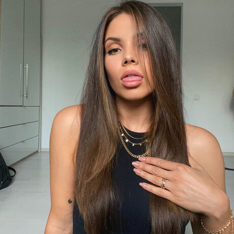 cleverbby onlyfans strip tease