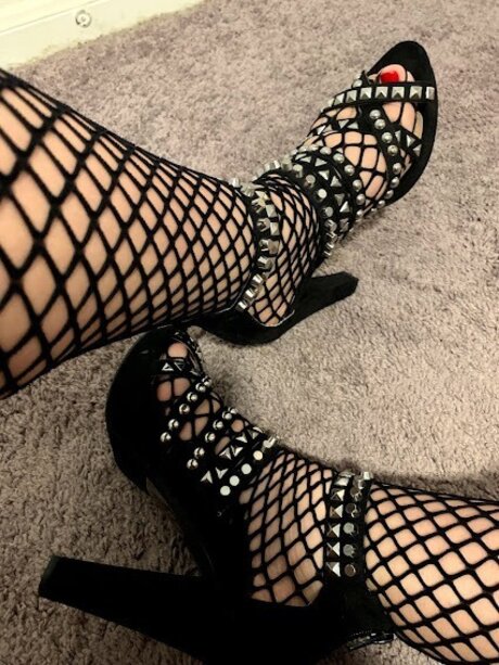 Carmilla Moon onlyfans hot