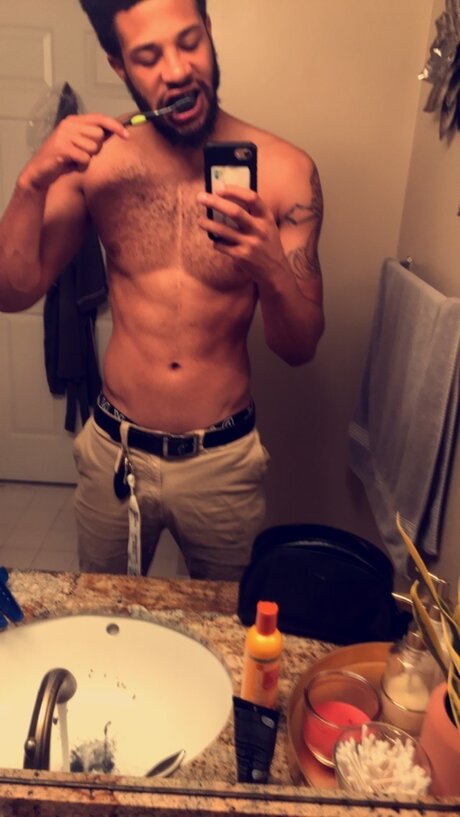 thick amateur onlyfans top candids