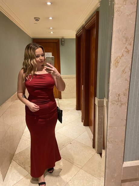 Lowri Taylor onlyfans leaked pics