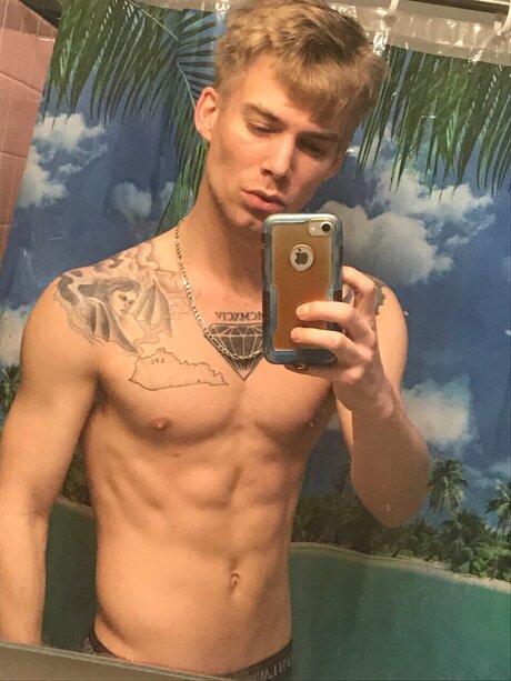 Alexx MCloudd_ onlyfans page