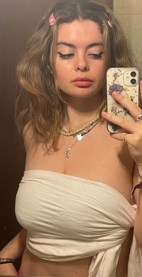 Fleur Banks onlyfans naked pics