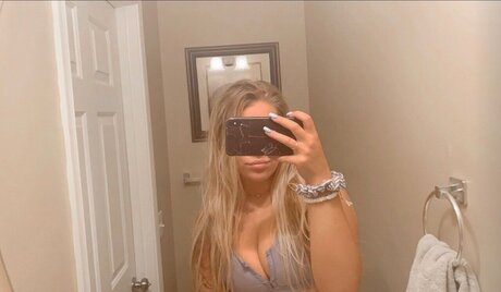 Chelsea Michaels onlyfans nude pictures