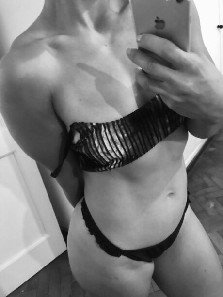 Almendra Voco onlyfans pics nude