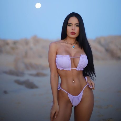 arab babe onlyfans free frame