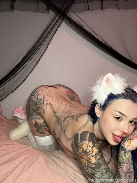 Moodie Maggie onlyfans free content