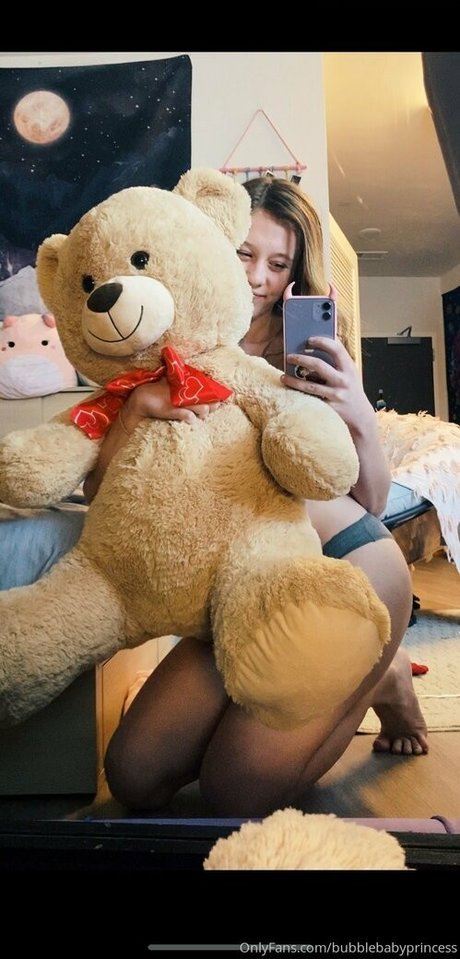 bubblesthekitty onlyfans strip tease