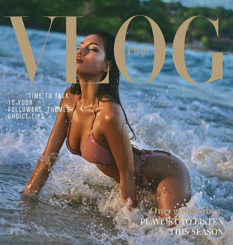 Chloe Saat onlyfans topless