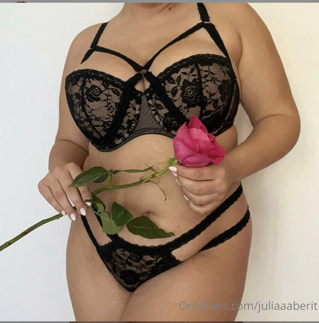 Julia Berit onlyfans leaj