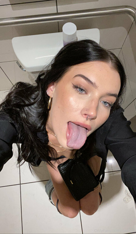 Jada direito onlyfans images