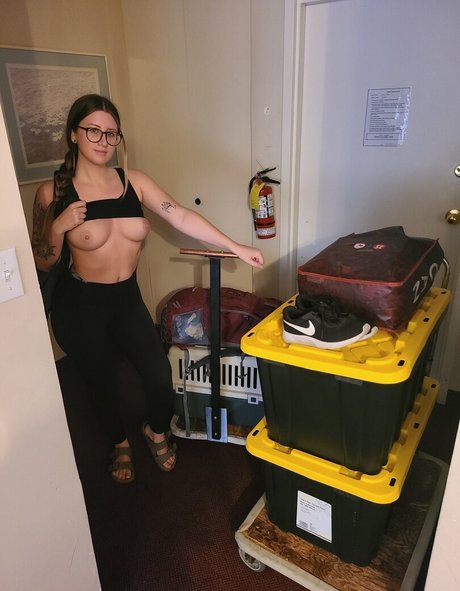 JadeMoon leaked onlyfans.