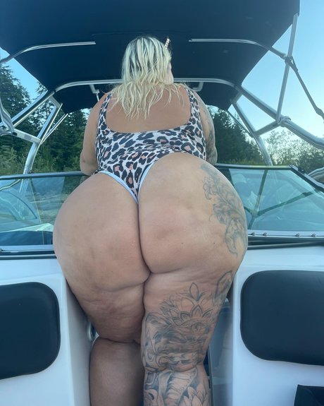 thicksnoww onlyfans picture