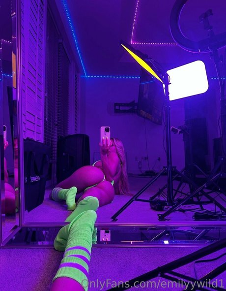 Emilyy Wild onlyfans leaked nudes