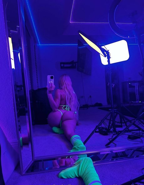 Emilyy Wild porn leaked onlyfans