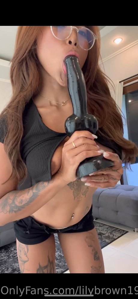 lilybrown2 onlyfans nudes leaked