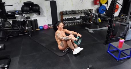 Lauren Pockevich topless onlyfans