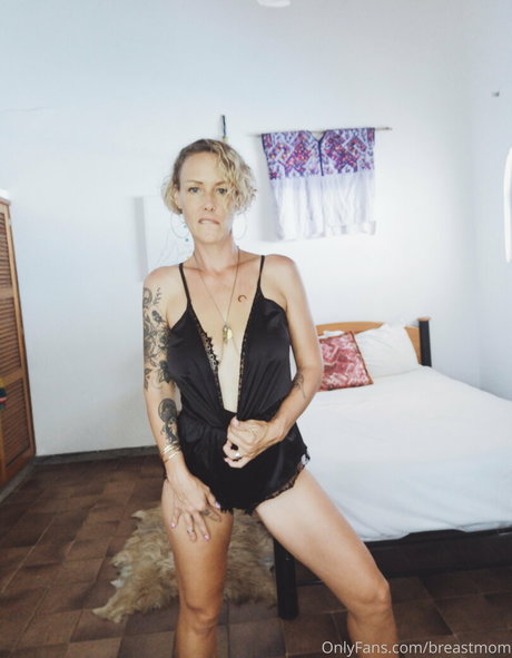 breastmom nudes onlyfans leaks
