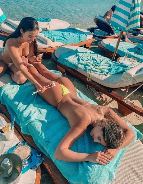 Isabella Buscemi topless onlyfans