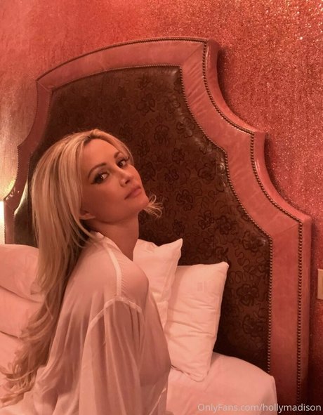 Holly Madison onlyfans naked pics