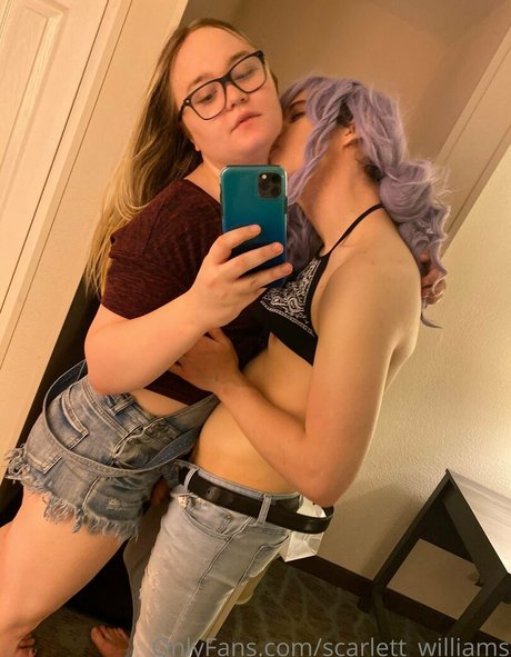 Scarlett Williams naked onlyfans leak