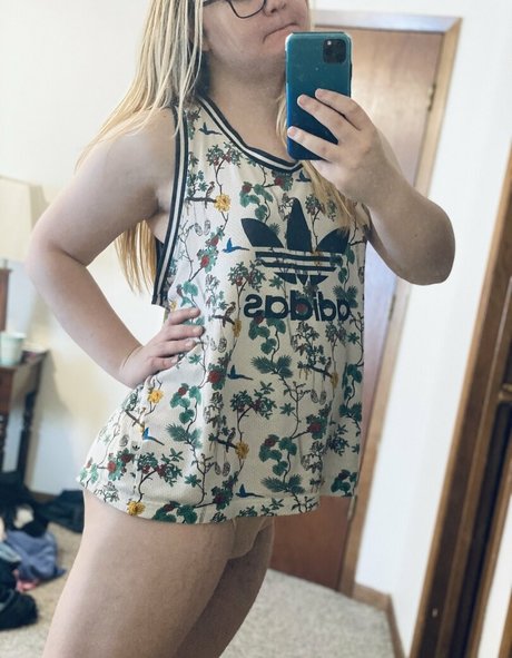 Scarlett Williams onlyfans pics