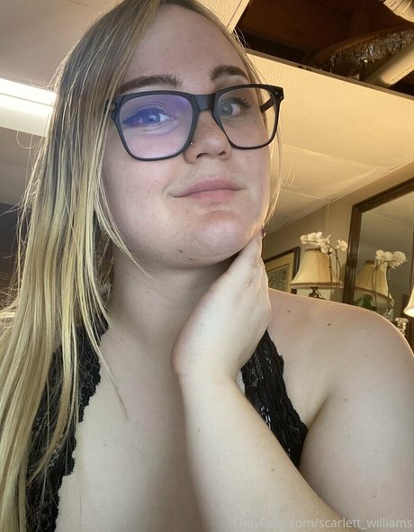 Scarlett Williams nudes onlyfans leaks