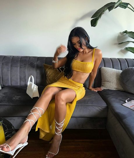 Eliza Inverno naked leaked onlyfans